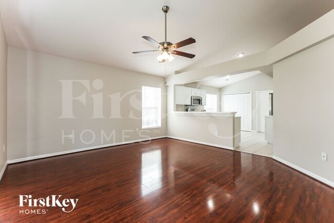 Building Photo - 12706 Kings Lake Dr