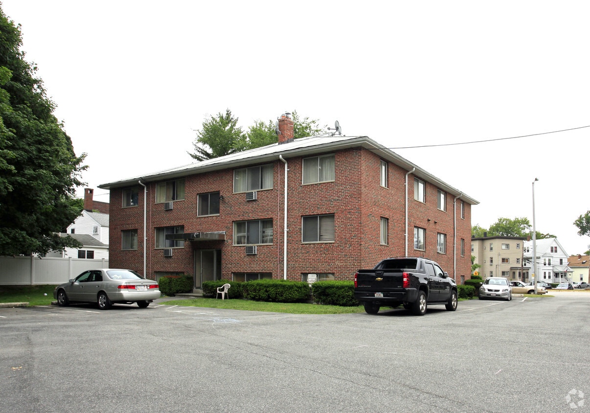 185 Salem St, Medford, MA 02155 Apartments in Medford, MA