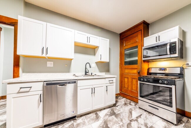 Building Photo - 2642 Quarry St