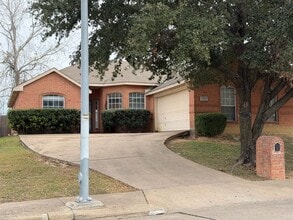 Building Photo - 4504 St Francis Ave