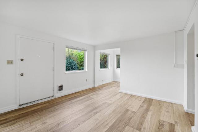 Building Photo - 1 bedroom in Seattle WA 98116