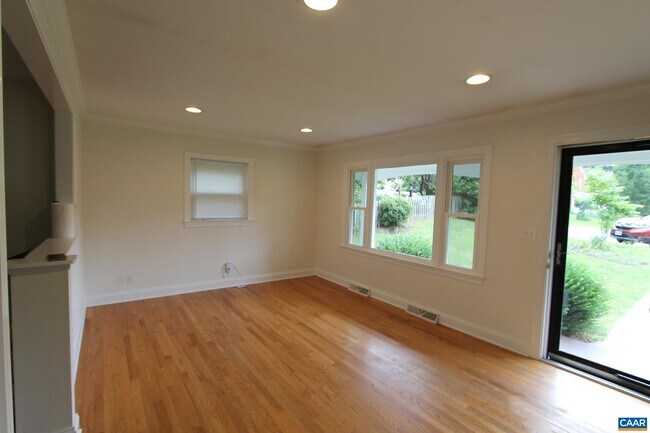 Building Photo - 616 Elizabeth Ave