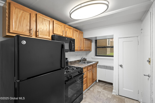 Foto del edificio - 421 Livingston Ave