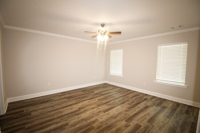 Foto del edificio - 106 Woodsedge Dr