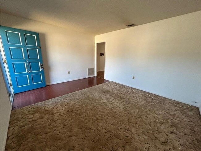 Building Photo - 5359 Emmett Dr