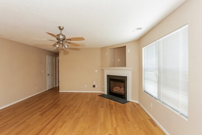 Building Photo - 8045 Weeping Fig Ln