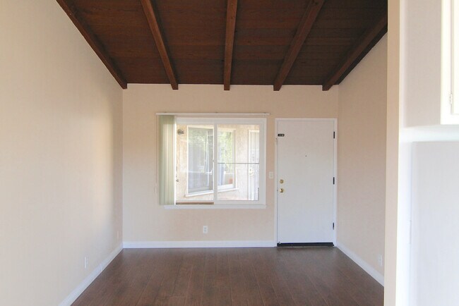 Building Photo - 2470 Barry Ave