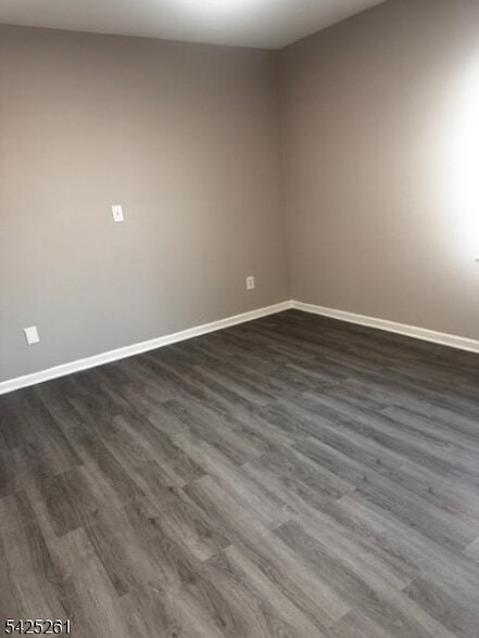 Foto del edificio - 81-83 Hawthorne Avenue Unit 1