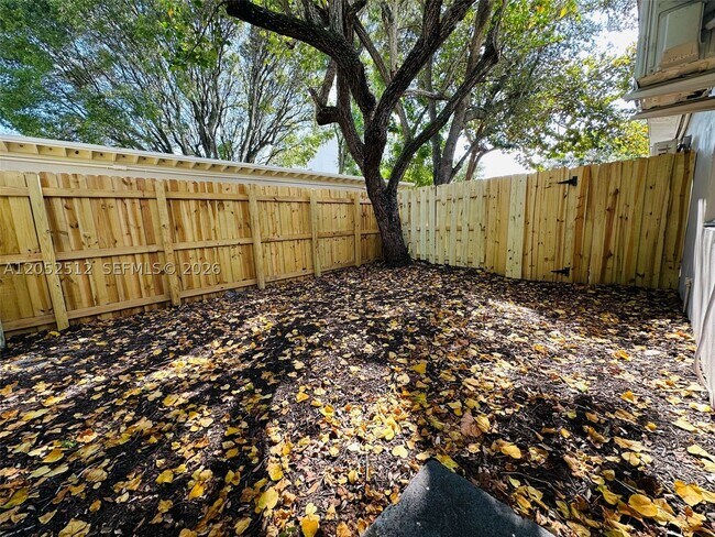 Foto del edificio - 407 SE 14th Ct