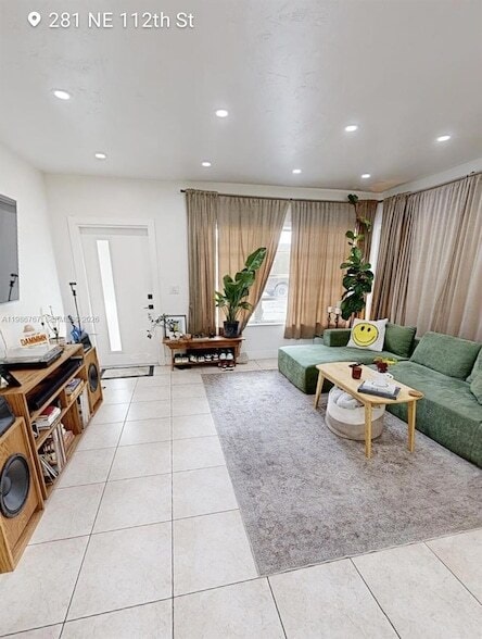 Photo - 281 NE 112th St House