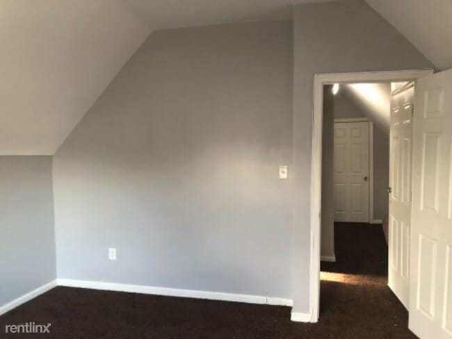 Building Photo - 254 N 11th St