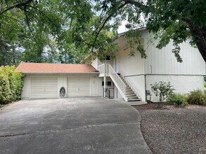 Building Photo - 2187-2189 NW North Hill Dr
