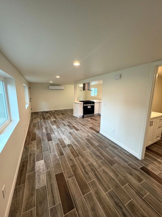 Building Photo - Remodeled 2 Bedroom Back House with Private Yard – Santa Paula