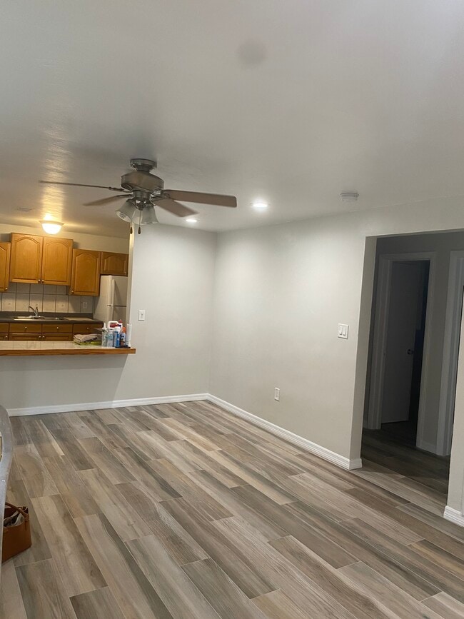 Building Photo - 8485 Sunset Dr