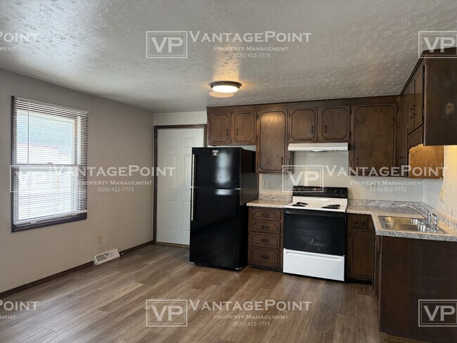 Building Photo - 1635 Deckner Ave