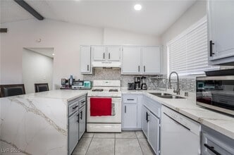 Building Photo - 6467 W Pawlow Ave