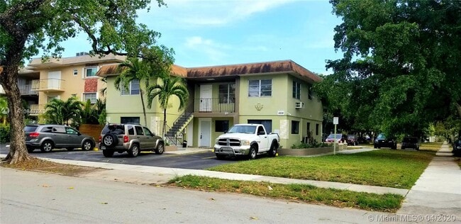 Building Photo - 1858 Dewey St
