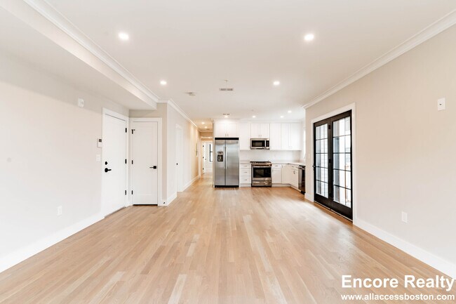 Building Photo - 285 Lamartine St