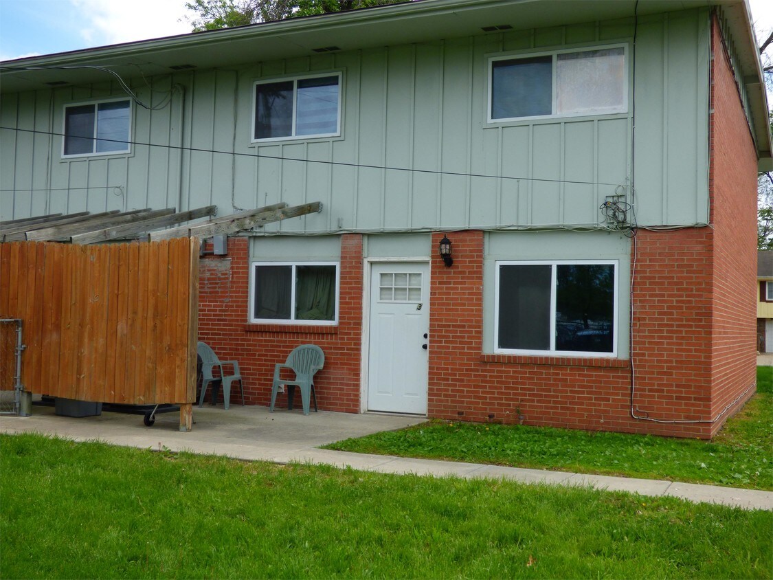 Primary Photo - 202 Fairlane St