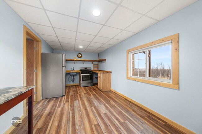 Foto del edificio - 8153 Stewart Mountain Dr