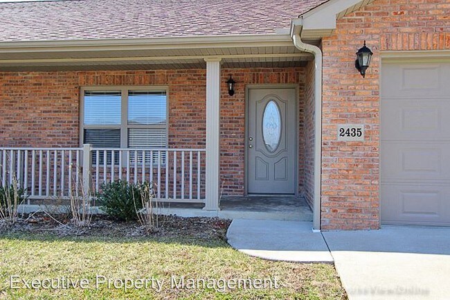 Building Photo - 2415-2415 Travelers Way