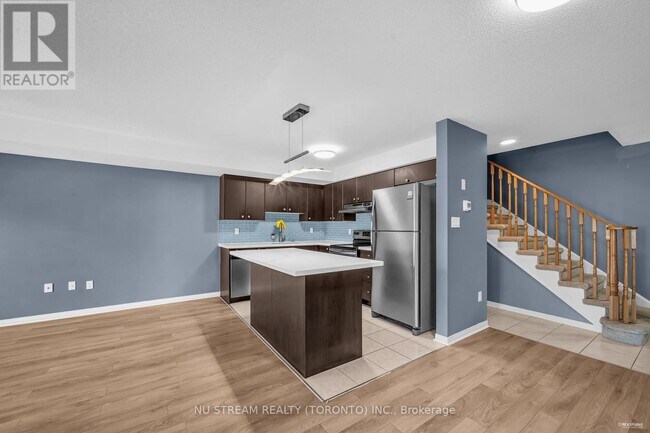 Photo du bâtiment - 6063-6063 Kingston Rd