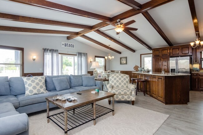 Building Photo - 207 Seafarer Drive