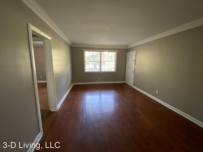 Building Photo - 1316 E Victory Dr