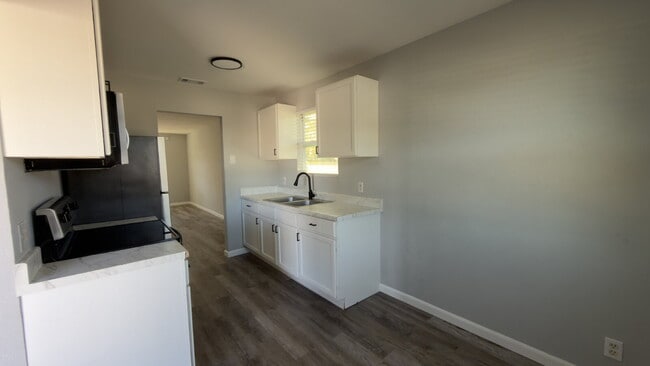 Foto del edificio - Titusville 2 Bedroom w/ Balcony