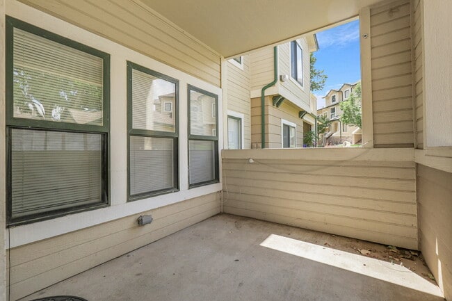 Building Photo - $1,450.00, Spacious 2-bedroom, 1 bath Cond...