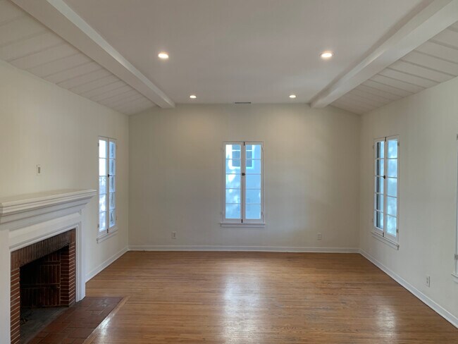 Foto del edificio - 3781 Greenwood Ave