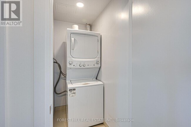 Building Photo - 20-1420 Brin Dr