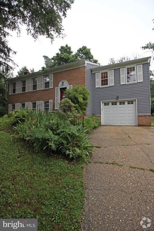 Building Photo - 5021 Hayload Ct