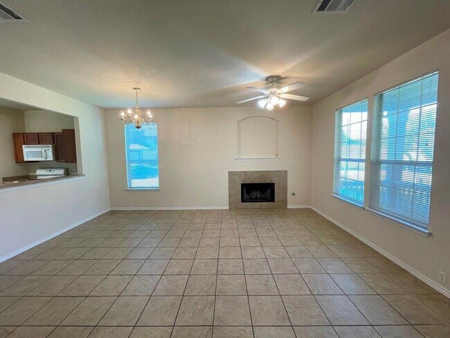 Building Photo - 251B Utterback