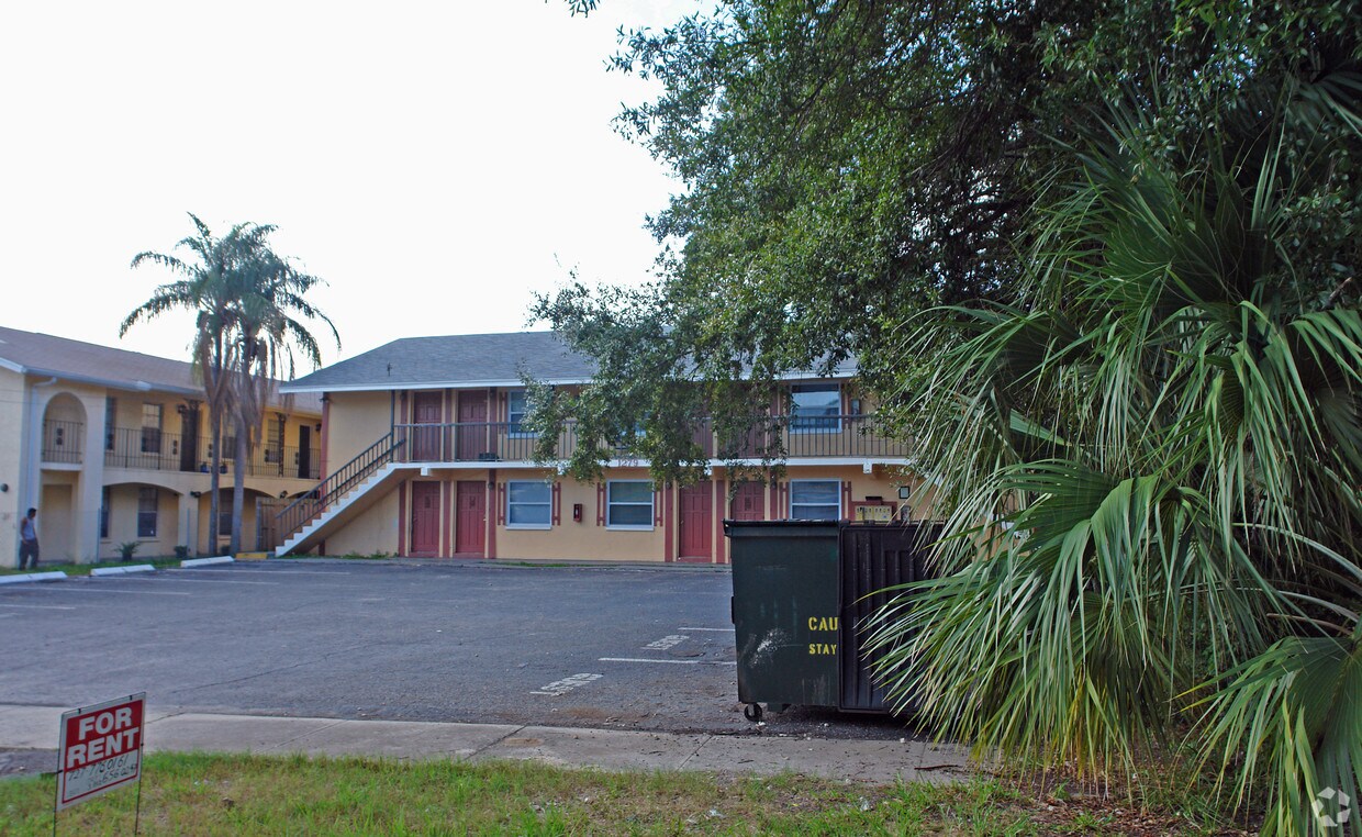 Primary Photo - 1279 Santa Rosa St