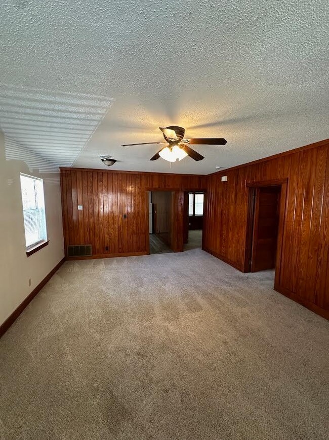 Building Photo - 324 Michael Cir