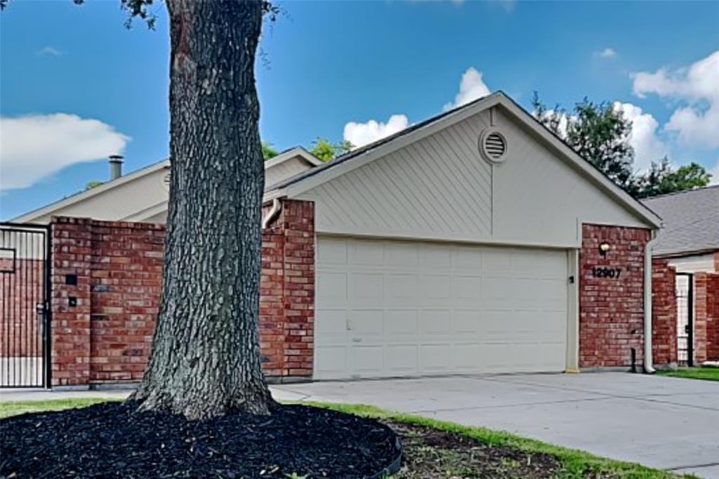 Foto principal - 12907 Stancliff Oaks St