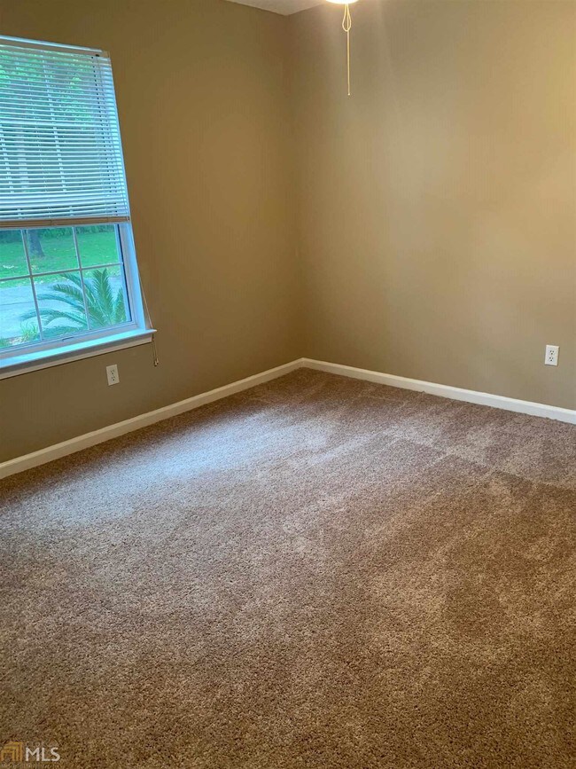 Building Photo - 21 N Highland Oaks Ct