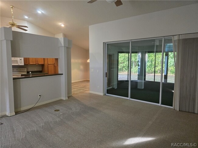 Building Photo - 14 Hollyhock Ct