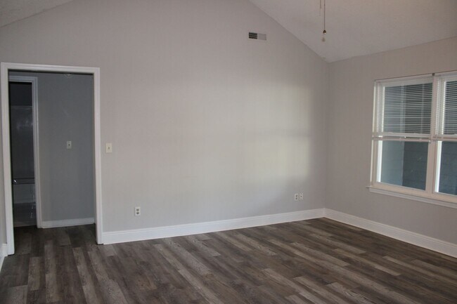 Building Photo - 3 bed, 2 bath home in Helena