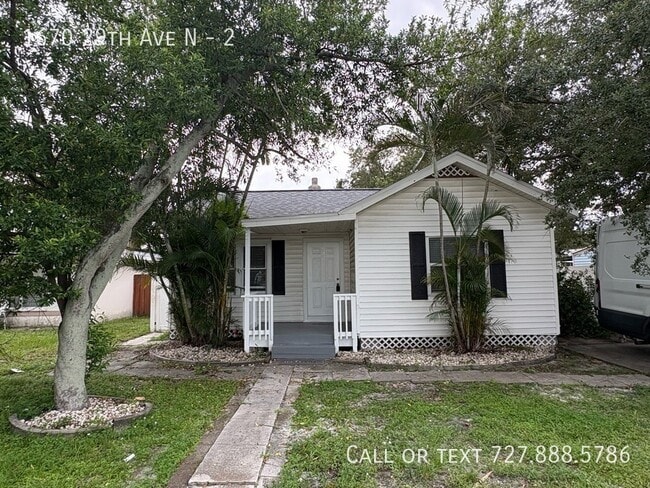 Building Photo - 1670 29th Ave N