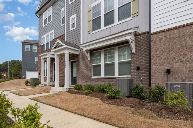 Foto del edificio - Breathtaking, Spacious Townhome in Parc at...
