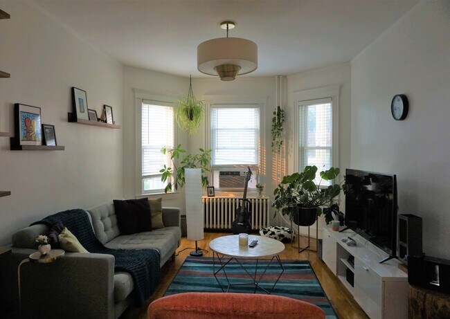 Building Photo - 83 Glen Rd