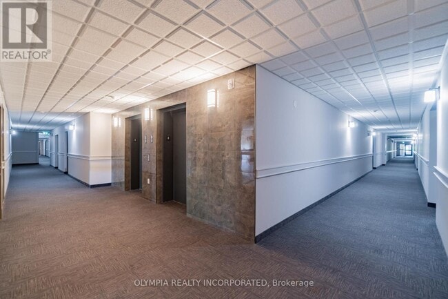 Building Photo - 4644-4644 Pettit Ave
