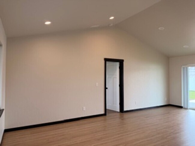 Foto del edificio - 12037 N Lennon Ln