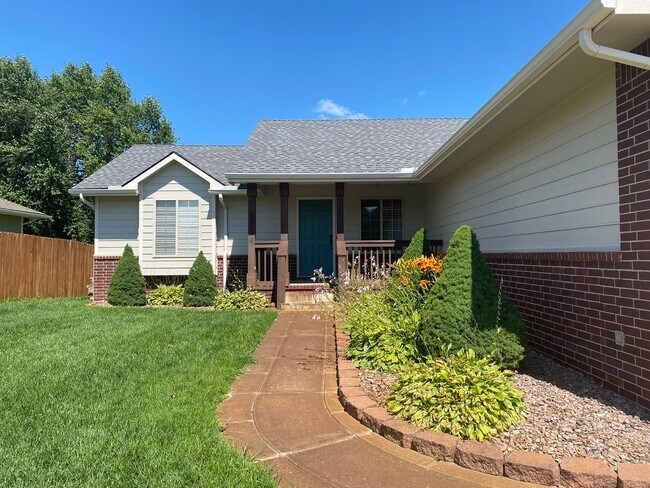 Building Photo - Beautiful  Home with 3 Car Garage and Fenced Yard -$750 Off 1st Months Rent