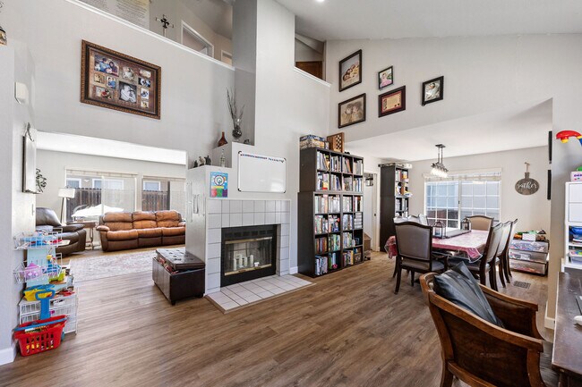 Foto del edificio - 907 Shadywood Cir