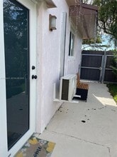 Building Photo - 14121 Kendale Lakes Blvd