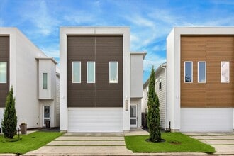 Building Photo - 2204 Cortijo Pl