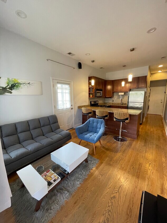 2025 W Erie St Unit 1R, Chicago, IL 60612 Condo for Rent in Chicago